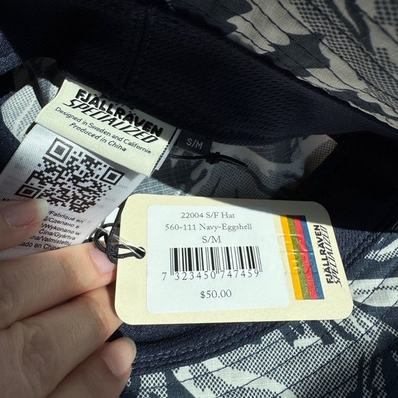 NWT Specialized/Fjällräven Bucket Hat 22004 S/F Hat
560-111 Navy-Eggshell Sz
S/M - Picture 7 of 7